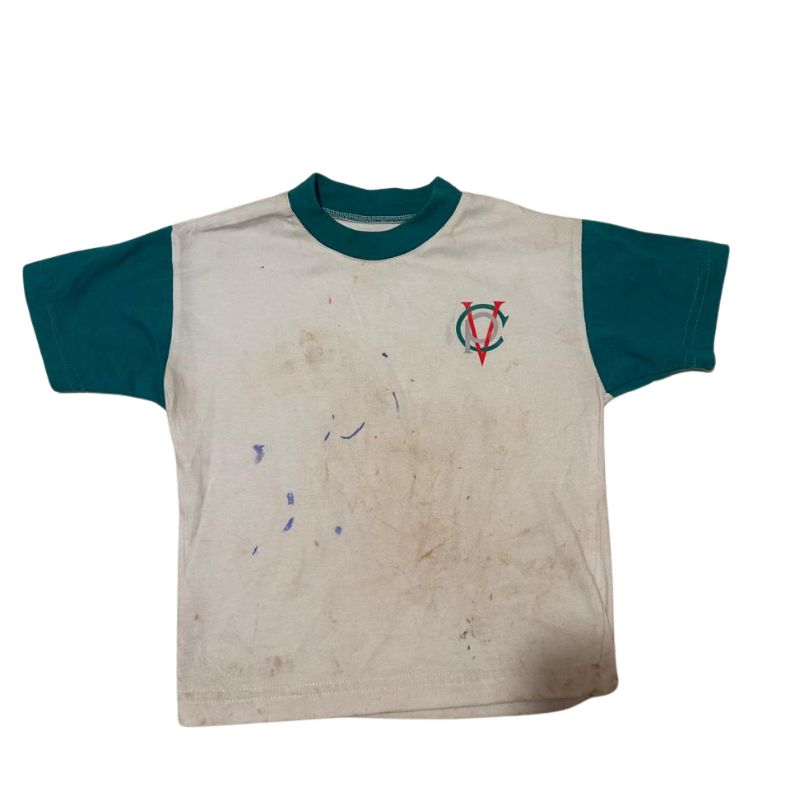 Cómo sacar las manchas más difíciles del uniforme escolar